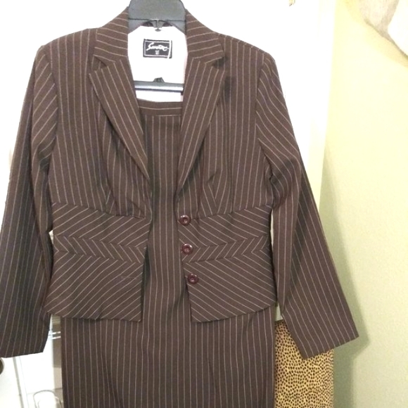 Sweet Suit Dresses & Skirts - NWOT- 2pc Brown Suit with jacket/skirt Size 10